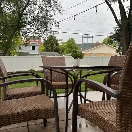 Curly'S Quarters Villa Green Bay Exterior photo